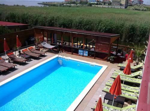 Hotel Omega Mamaia Nord à Năvodari Extérieur photo