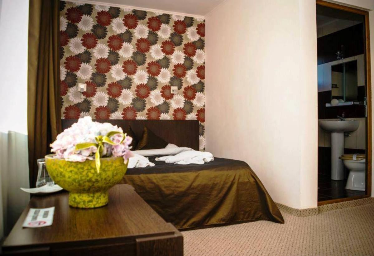 Hotel Omega Mamaia Nord à Năvodari Extérieur photo