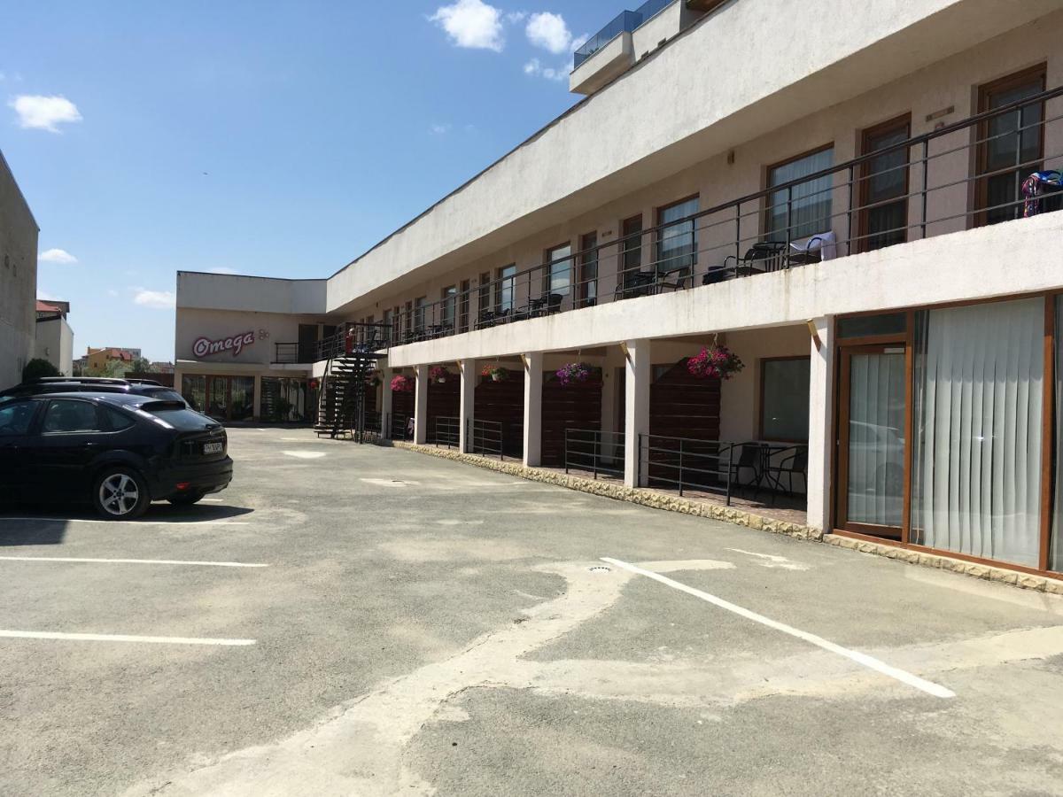 Hotel Omega Mamaia Nord à Năvodari Extérieur photo
